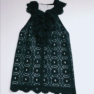 Robbi & Nikki Ruffle Sleeveless Black Blouse M